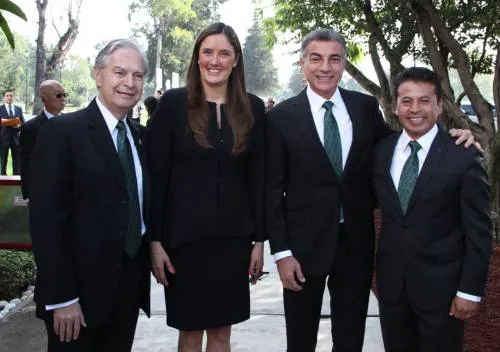 Reconoce Tony Gali dedicación y entrega de egresados UDLAP