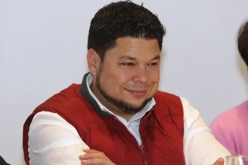 Morena debe depurarse de parásitos: Gabriel Biestro