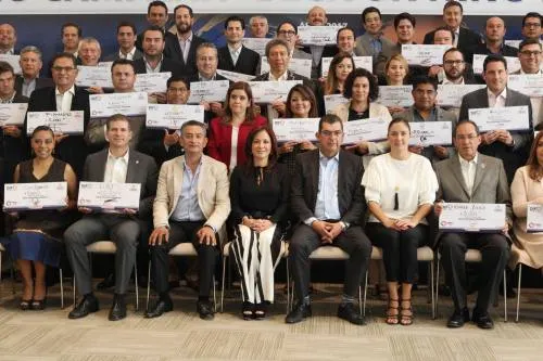 Dinorah López de Gali impulsa la educación de la niñez indígena