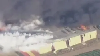 Explosión en almacén de pirotecnia en Yolo, California genera gran incendio; la zona fue evacuada