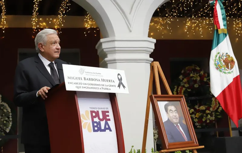 López Obrador en el homenaje de Miguel Barbosa