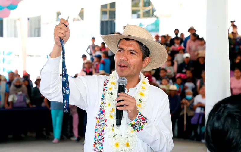 eduardo-rivera-san-miguel-canoa-servicio-agua