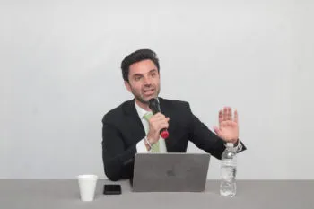 Rodrigo Abdala niega uso electoral de programas sociales; reta a Camarillo a presentar pruebas
