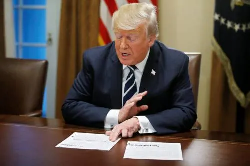 Trump admite injerencia rusa en elecciones de 2016