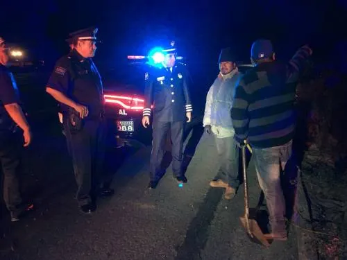 Pobladores de San Hipólito incendiaron auto y bloquearon carretera Acatzingo-Tepeaca