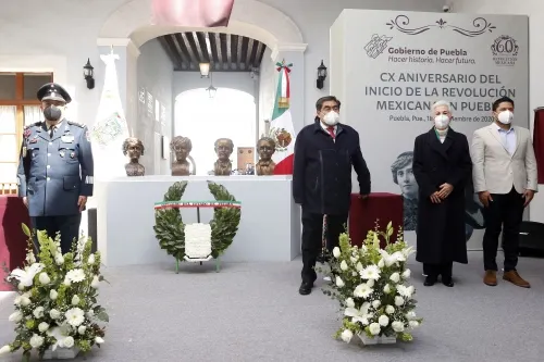 Preside MBH ceremonia del CX Aniversario del inicio de la Revolución Mexicana en Puebla