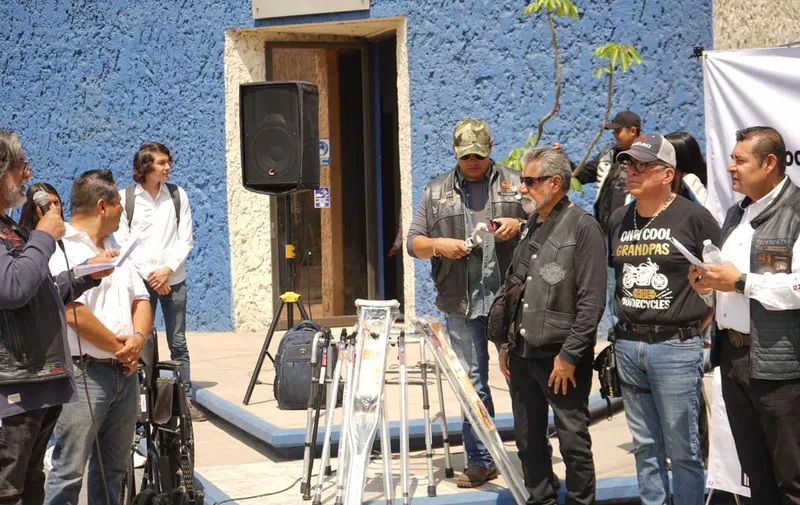 Armenta recibe propuestas sobre movilidad segura de asociaciones de motociclistas