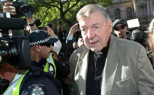 Condenan a seis años de prisión al cardenal George Pell por pedofilia