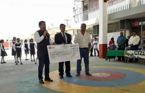 Apoya gobierno de San Pedro Cholula a escuelas en electricidad y Protección Civil