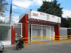Inscripción a las escuelas no se puede condicionar, responde SEP