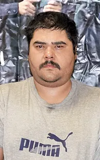 Con esposa e hijos salia a asesinar