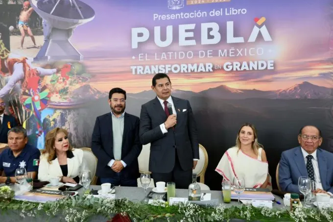 Los mensajes (y sus destinarios) de Alejandro Armenta en Casa Puebla