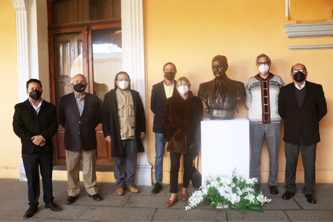 Con develación de busto, Cultura rinde homenaje al cronista Pedro Ángel Palou