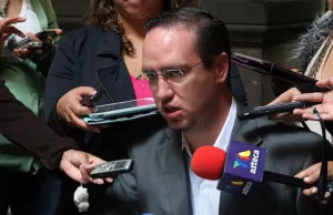Absurdo quitar licencia a conductores: Franquicias