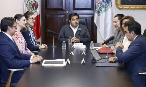 Suscribe gobierno alianza con Waze para mejorar la movilidad en Puebla