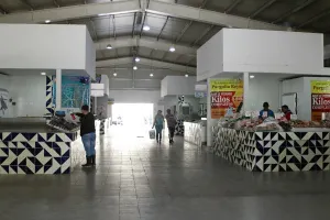 Por adeudos de locatarios cierra el Mercado de Pescados y Mariscos