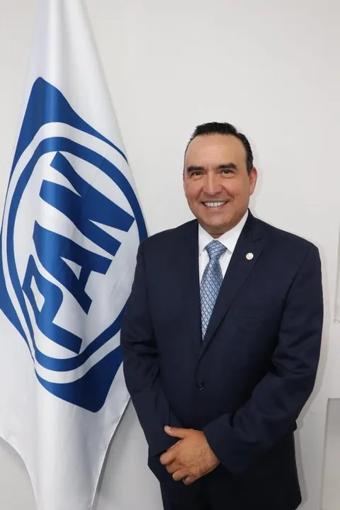 Fallece Luis Olmos, representante del PAN ante el INE