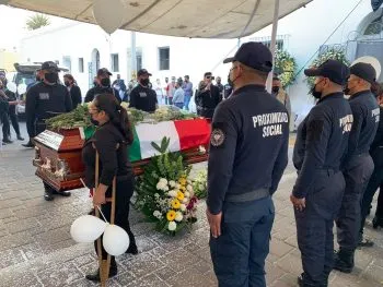 Dan último adiós al contralor arrollado en San Manuel