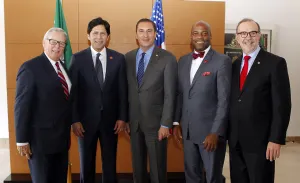 Moreno Valle recibe al presidente del Senado de California