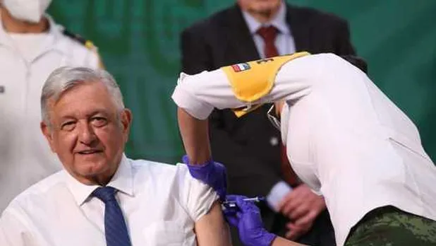 AMLO se vacuna contra el Coronavirus; le aplican la AstraZeneca