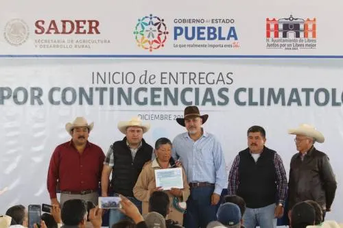 Gobierno del Estado entrega apoyos a productores del campo por contingencias climatológicas