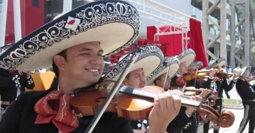 La fiesta del 5 de mayo en la Casa Blanca, deslucida y sin Trump