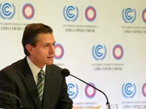 Regresa EPN a México luego de ir a Cumbre sobre Cambio Climático