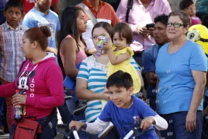 Padres desquician avenidas durante regreso a clases