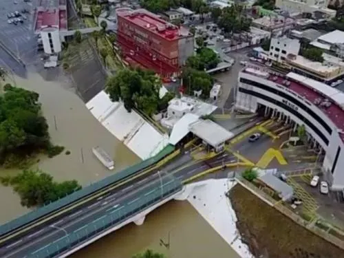 Lluvias desbordan el Río Bravo e inundan puentes fronterizos