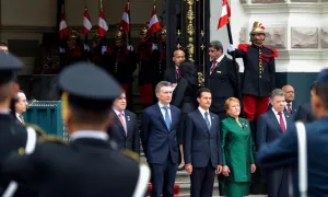 Atestigua Peña cambio de mando presidencial en Perú
