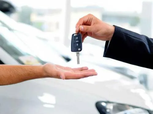 ¿Cuánto debes destinar de tu sueldo para la compra de un auto?