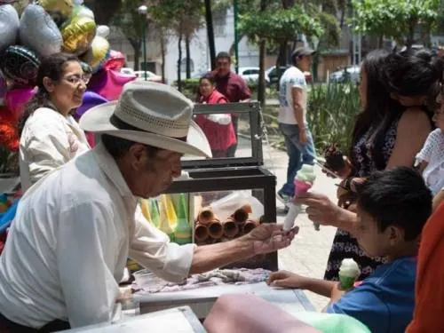 Hidrátate diario por la ola de calor en lo que resta de abril