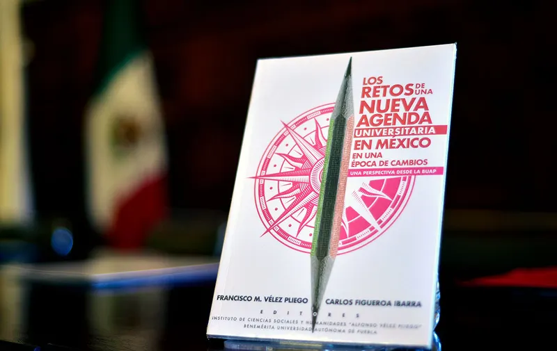 buap-libro-retos-de-una-nueva-agenda-universitaria