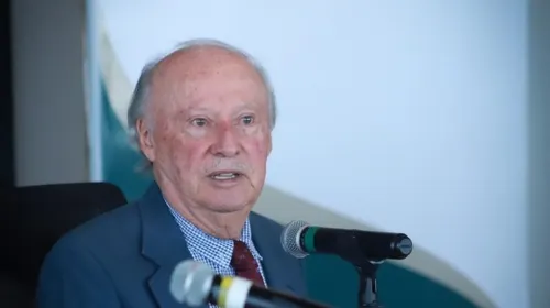Tras polémico audio Víctor Toledo se retira de la Semarnat; llega Albores