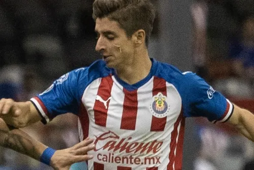 “Si ellos deciden no jugar, no jugamos”: Isaac Brizuela muestra apoyo al Veracruz
