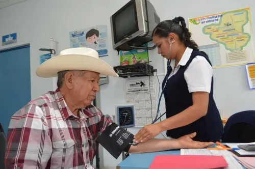 Médicos y enfermeras solicitan al Gobierno Estatal su recontratación
