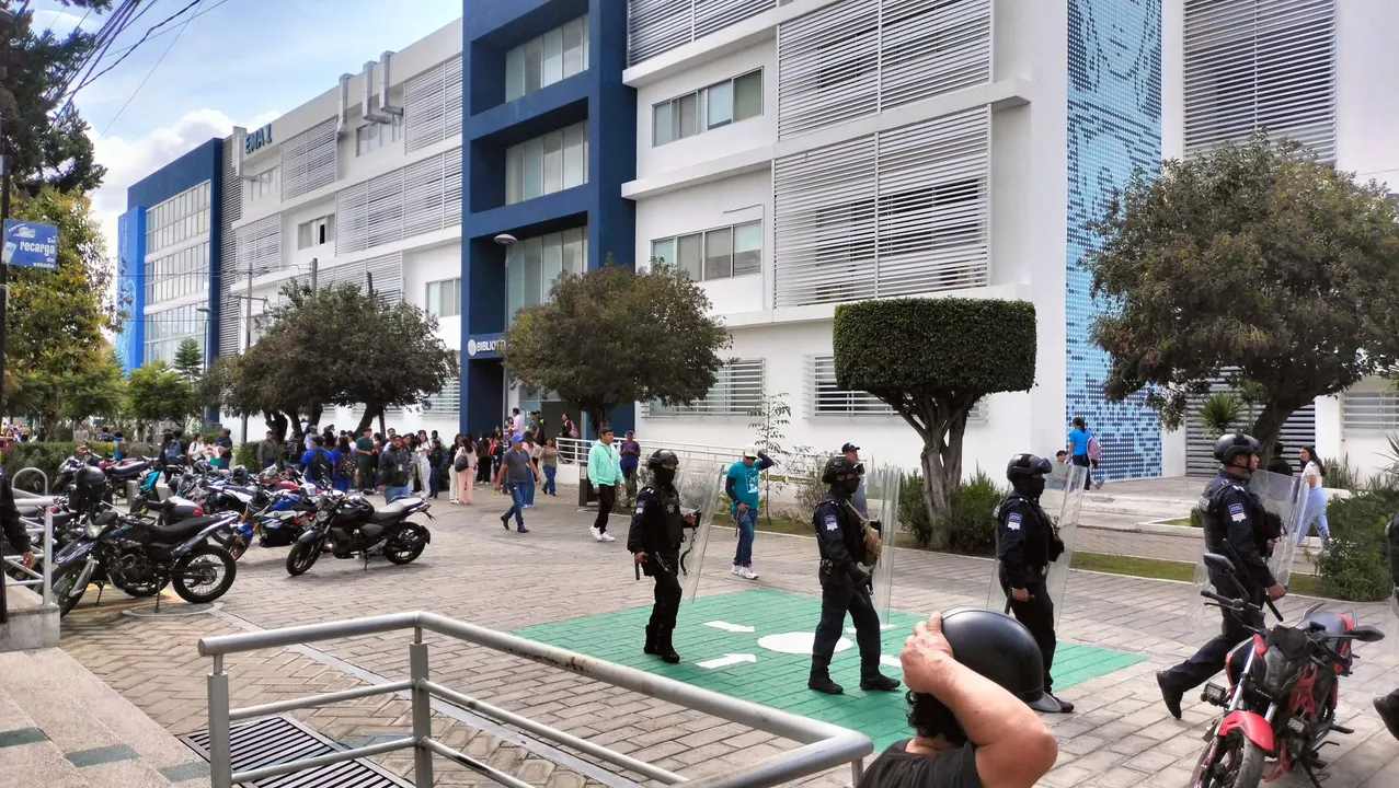Avanzan acciones de ordenamiento del comercio informal en puntos clave de la capital poblana