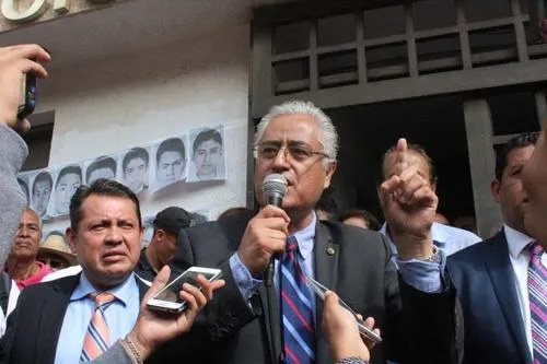 Procesarán a ex rector de la UAEM y esposa