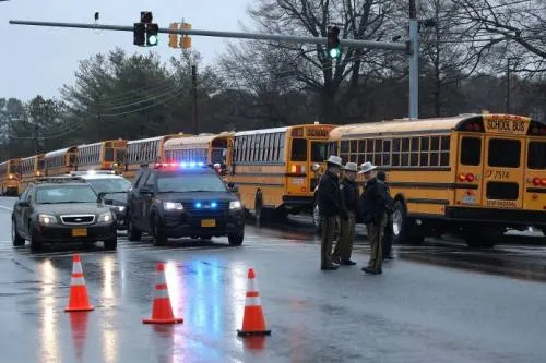 Atacante de escuela de Maryland muere tras tiroteo con agente