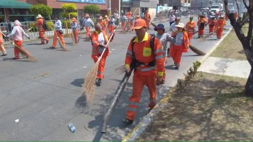El servicio de limpia implementó operativo especial al concluir el desfile del 5 de mayo