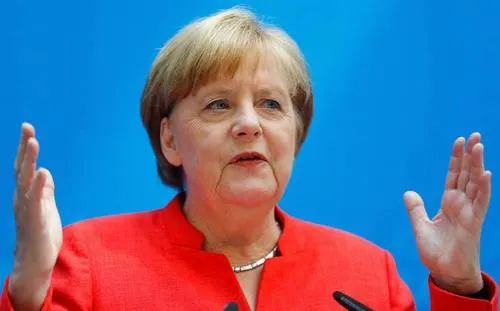 Merkel asegura que ya se buscan soluciones al flujo migratorio en Alemania