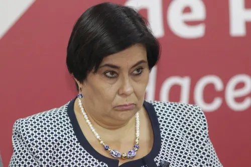 Los 4 funcionarios que sí debe cambiar la edil Claudia Rivera