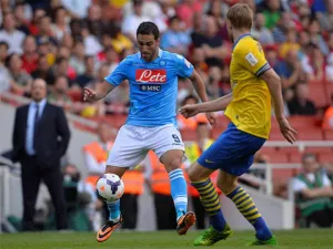 Nápoles demandará a región italiana por 100 mde luego de sutura a Higuaín