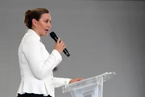 Se separa MEAMV de presidencia estatal del DIF