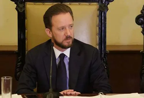 ¿Puede Luis Banck ser candidato a alcalde de Puebla?
