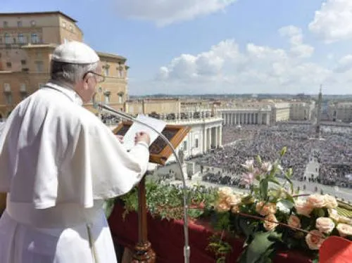 El Papa Francisco implora la paz en Siria en su mensaje de Pascua