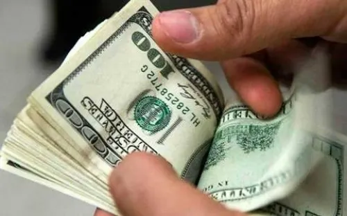 Precio del dólar y petróleo se disparan tras ataque a bases de EU en Irak