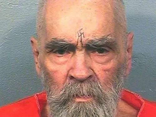 Confirman que Charles Manson murió de paro cardiaco