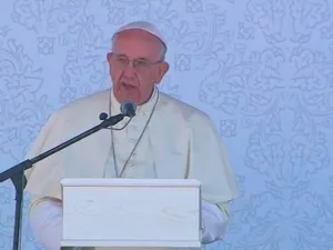 Reinserción social no comienza en los penales, advierte Papa