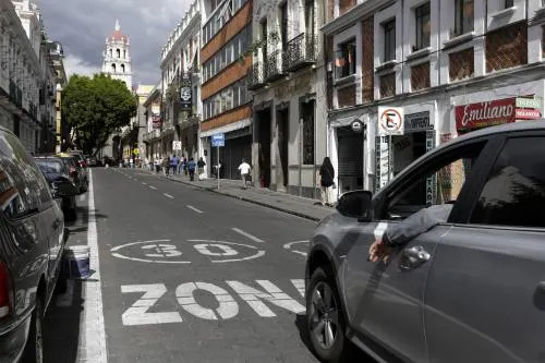 Pese a infracciones en Zona 30, director de Tránsito admite falta de señalética